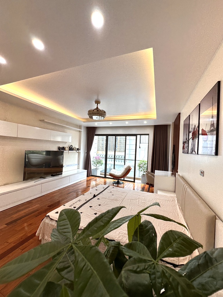 Hộ khẩu Hoàng Mai - Phân Lô - ô tô ngủ trong nhà - kinh doanh - văn phòng - 5p ra hồ Đền Lừ
