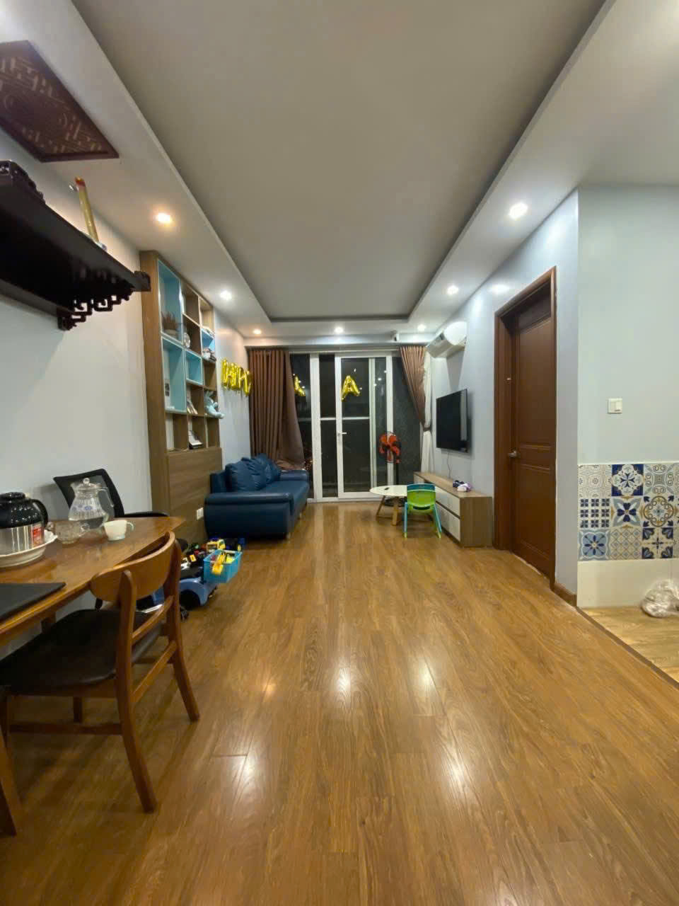 cần bán căn hộ gemek2 diện tích66m full đồ giá 3,52