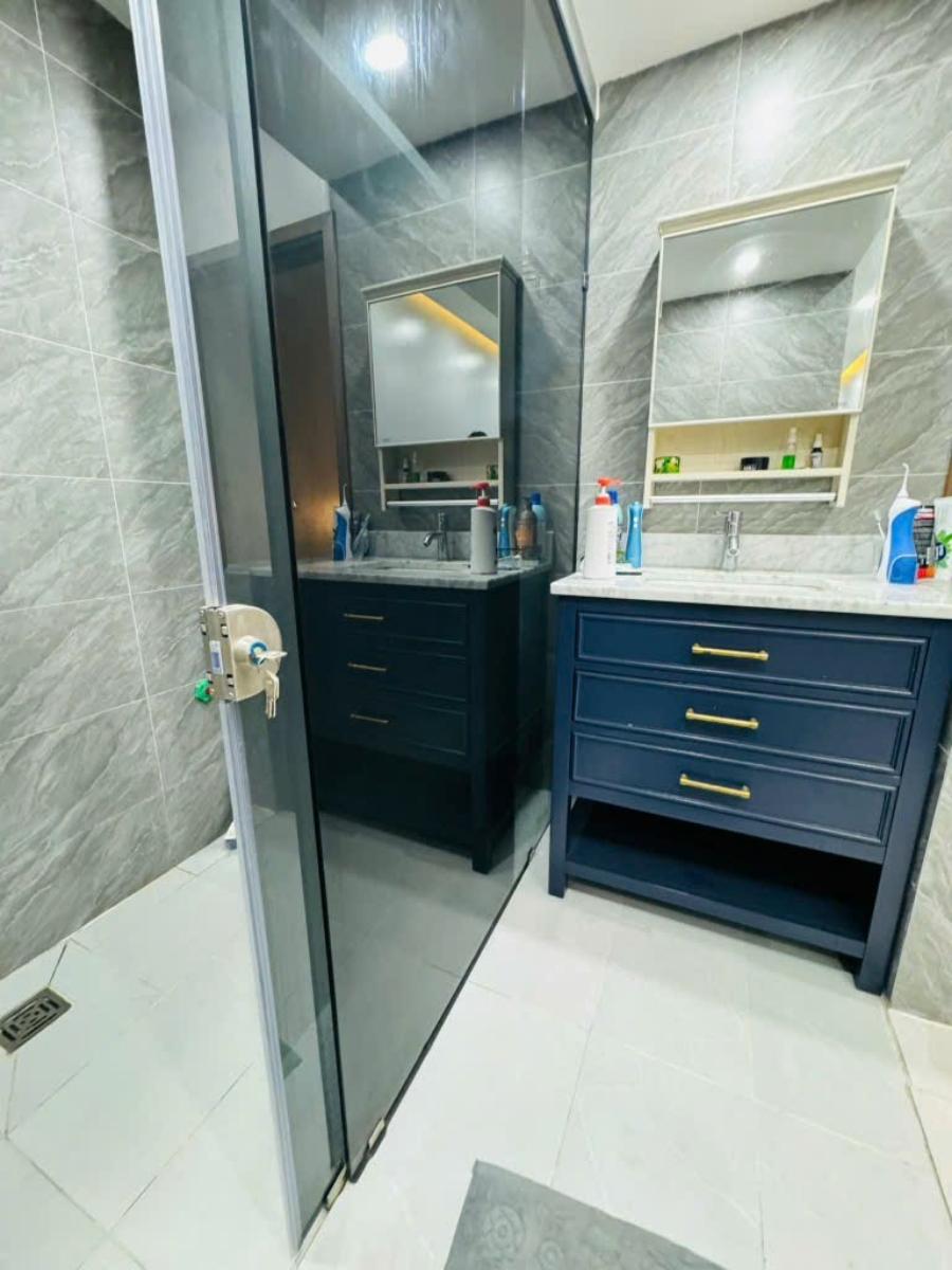 Mình cần bán căn nhà đầu ngõ 191. Tân Mai 24m2 /thực tế 31m2 .5T 3,5mt. 6,3 tỷ Hoàng Mai . Hàng hiếm 5 Tầng. Nhà mặt ngõ, ngõ rộng  thông thoáng .