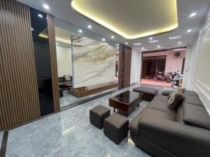 SIÊU PHẨM NHÀ 6 TẦNG - THANG MÁY CAO CẤP - CẠNH AEON MALL
