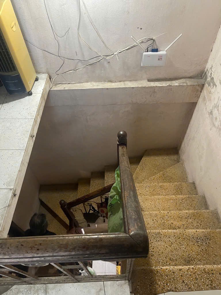 HƠN 6 TỶ CÓ NGAY NHÀ MẶT PHỐ-SÁT VÁCH CÔNG VIÊN BÁCH THẢO