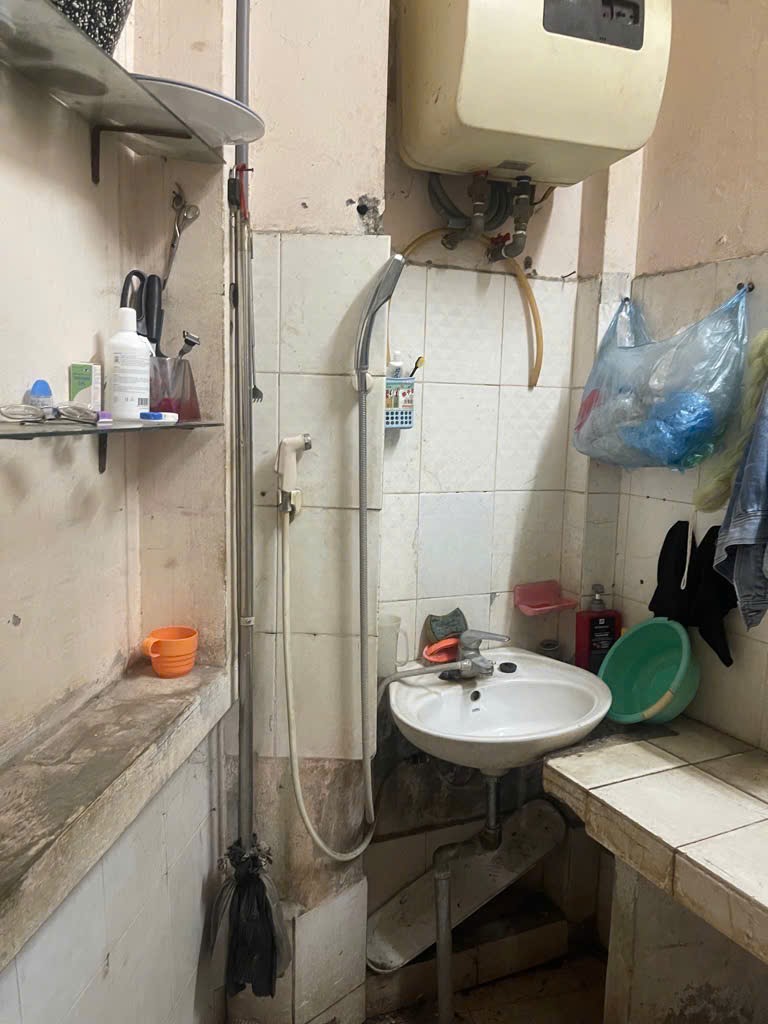 HƠN 6 TỶ CÓ NGAY NHÀ MẶT PHỐ-SÁT VÁCH CÔNG VIÊN BÁCH THẢO