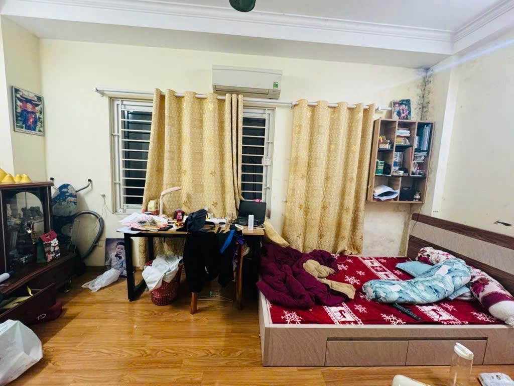 NHÀ ĐẸP CHẮC CHẮN CHỦ TỰ XÂY - KHÁCH MUA VỀ Ở NGAY - 20M RA MẶT PHỐ Ô TÔ TRÁNH - MẶT TIỀN RỘNG 2 MẶT THOÁNG.