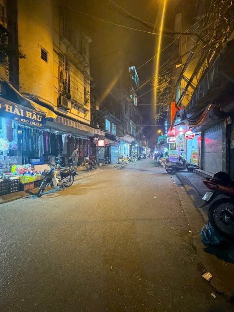 NHÀ ĐẸP CHẮC CHẮN CHỦ TỰ XÂY - KHÁCH MUA VỀ Ở NGAY - 20M RA MẶT PHỐ Ô TÔ TRÁNH - MẶT TIỀN RỘNG 2 MẶT THOÁNG.