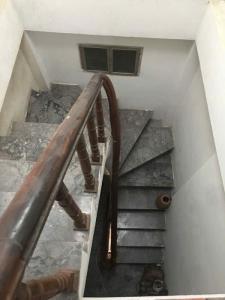 MẶT PHỐ ĐỘI CẤN - KINH DOANH BẤT CHẤP