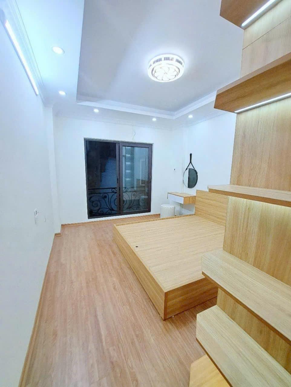 Bán nhà 5 tầng 32m², 5.1 tỷ, Nguyễn Khoái - Hoàng Mai, Sổ đỏ chính chủ