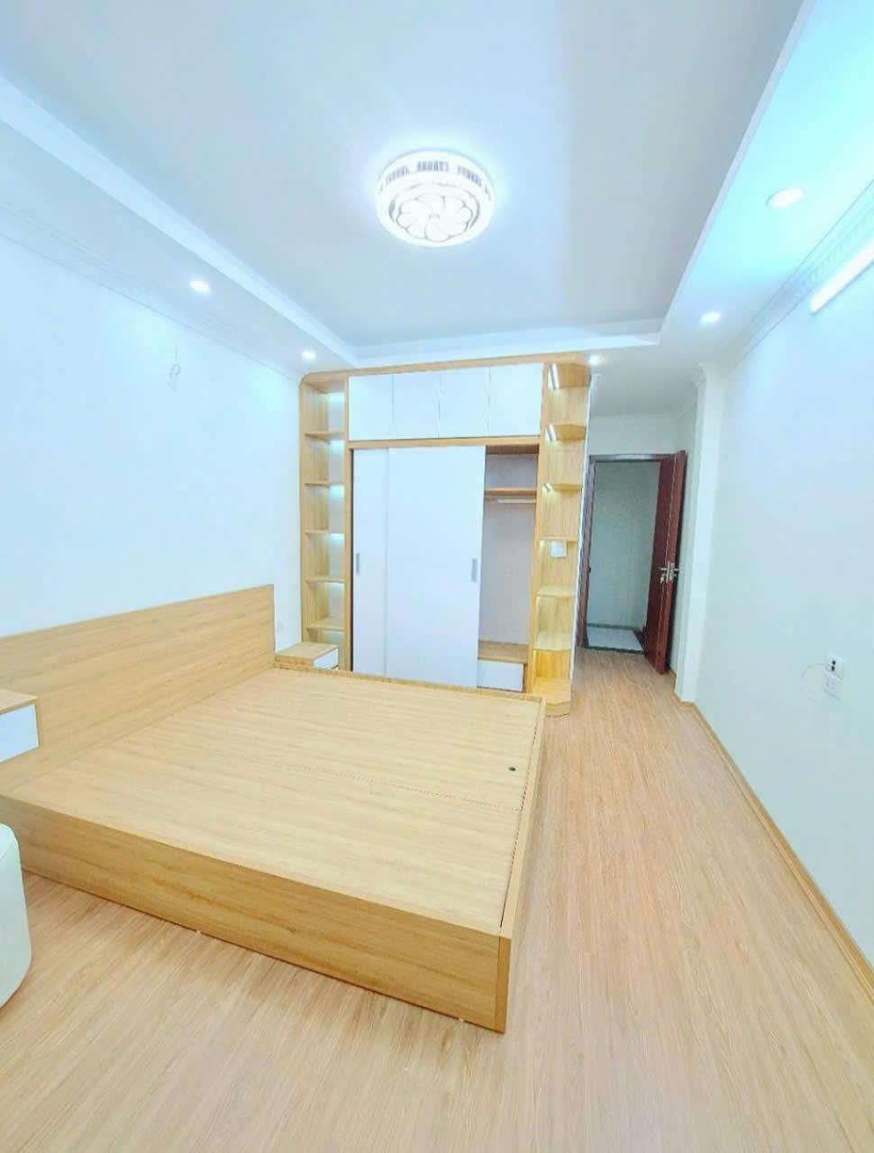 Bán nhà 5 tầng 32m², 5.1 tỷ, Nguyễn Khoái - Hoàng Mai, Sổ đỏ chính chủ