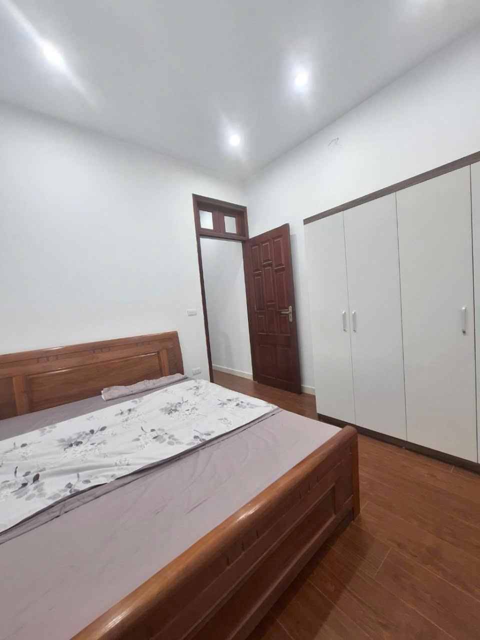 BÁN NHÀ 4 tầng đẹp, Hoàng Mai, 44m², 6.9 tỷ - Vị trí vàng, ô tô đỗ cửa