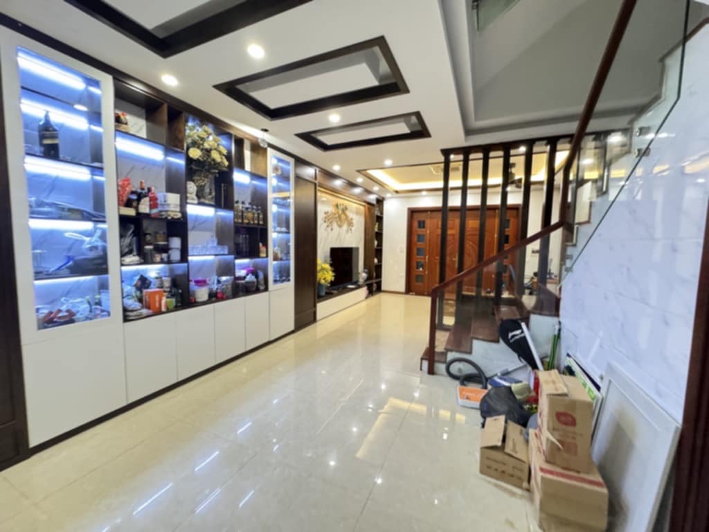 NHÀ ĐẸP KIM GIANG, 30M2, 6 TẦNG, GIÁ 5,98 TỶ TRUNG TÂM QUẬN, NGÕ NÔNG THÔNG THOÁNG, Ô TÔ SÁT NHÀ