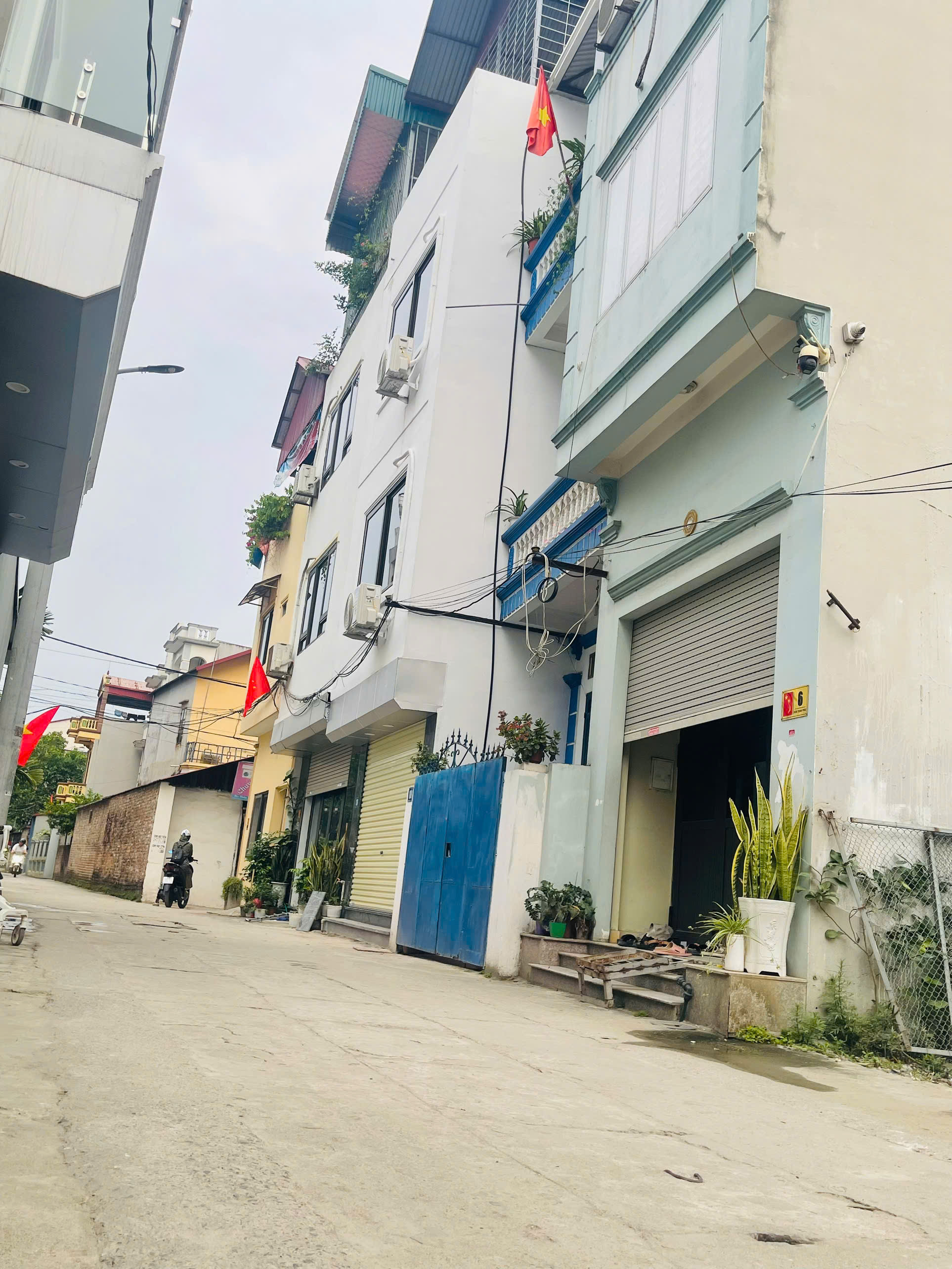 BÁN NHÀ 4 TẦNG NHỎ NHẮN XINH XẮN – GẦN TTTM MÊ LINH PLAZA – 15 PHÚT VÀO NỘI THÀNH.