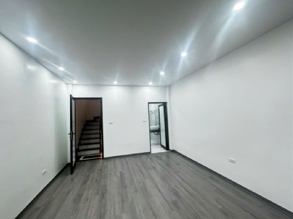 Mặt ngõ phố Bồ Đề, 5 tầng, ô tô tránh, kinh doanh.