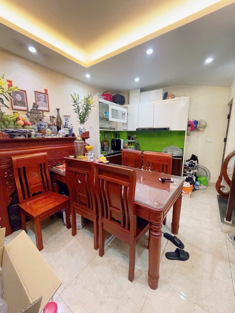 Bán nhà Ngọc Thụy, 39m, 6 tầng, giá chỉ 6.x tỷ.