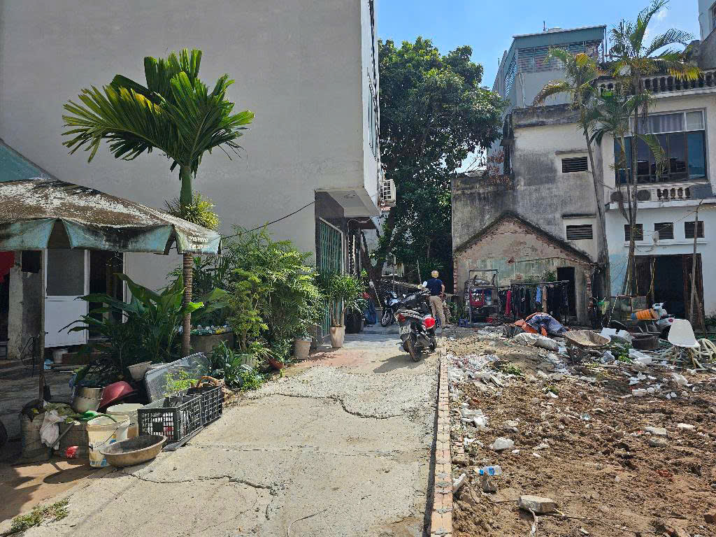 Đất phố Hoa Lâm, 80m, ô tô vào đất.