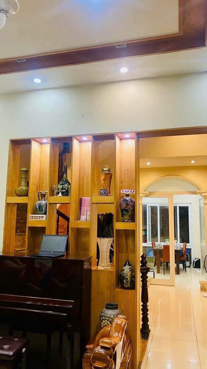 Nhà Sài Đồng, 3 tầng, 86m2, dân xây, thoáng trước sau, full nội thất.
