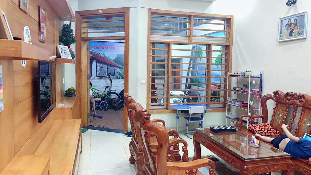 Nhà Sài Đồng, 3 tầng, 86m2, dân xây, thoáng trước sau, full nội thất.