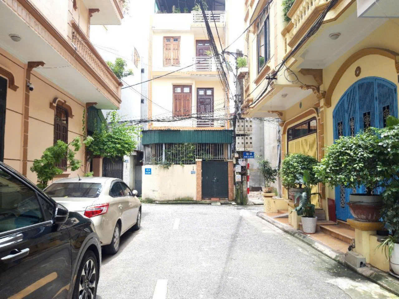 Mặt ngõ Ô Cách Việt Hưng Long Biên 63.7m, 5 tầng, MT 5.2m, giá 8.5 tỷ.