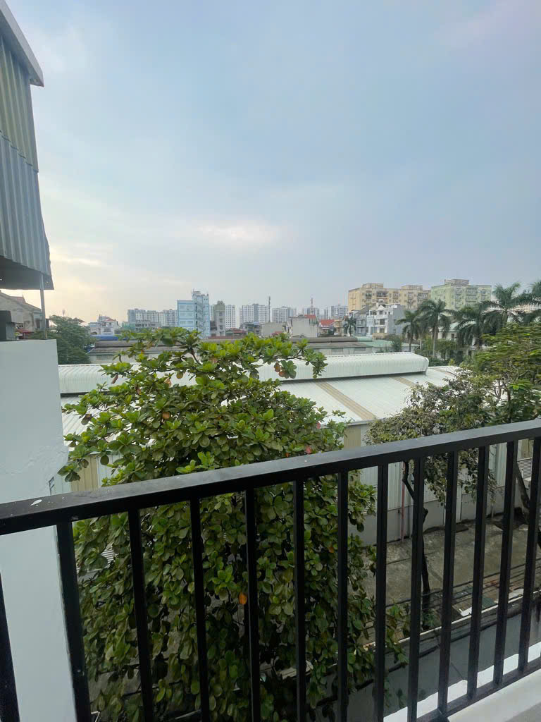 Nhà 4 tầng, Sài Đồng, ô tô đỗ cửa 2 mặt thoáng, 61m2, giá chỉ 9 tỷ 2.