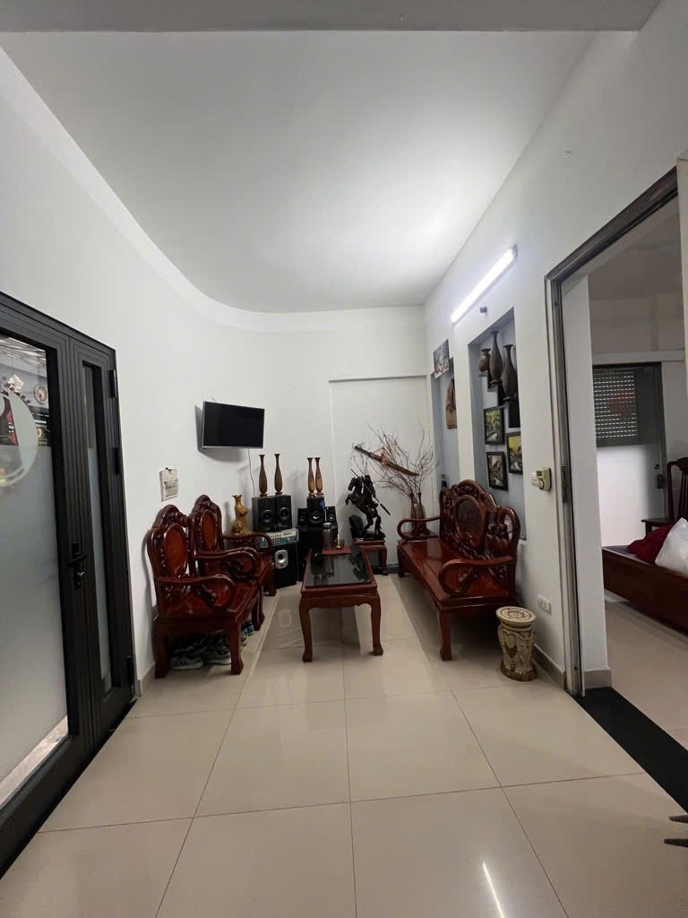 Ngọc Lâm Long Biên 69,3m, 4 tầng, MT 5.6m, chỉ 9.x tỷ. .