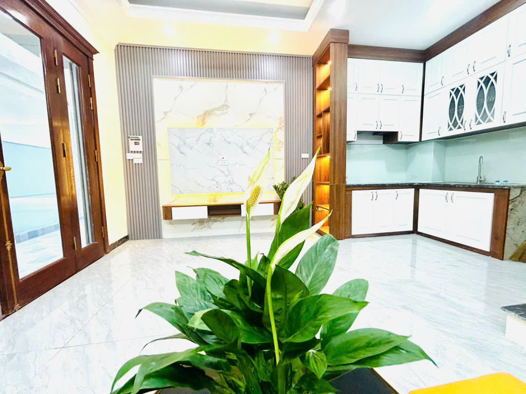 *Nhà mới 5 tầng, 50m, Ngọc Thuỵ, Long Biên, Full Nội Thất, Giá 6 Tỷ 2*