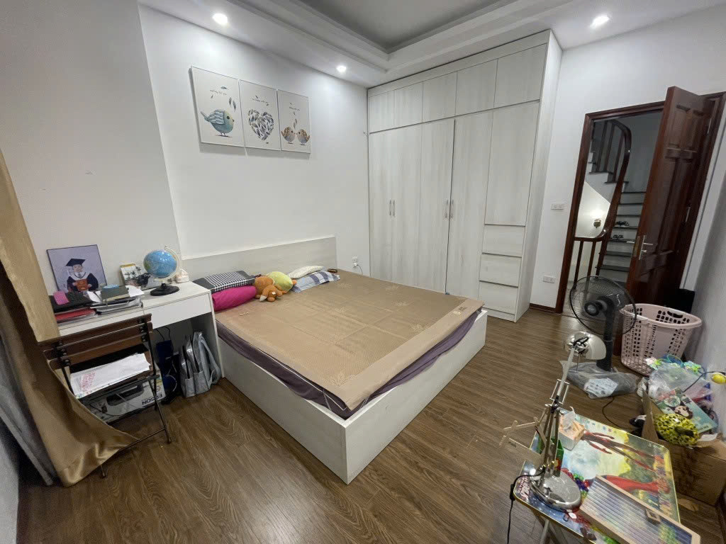 *Nhà 5 tầng ngõ 23 Bồ Đề Long Biên - Chỉ hơn 6 tỷ.