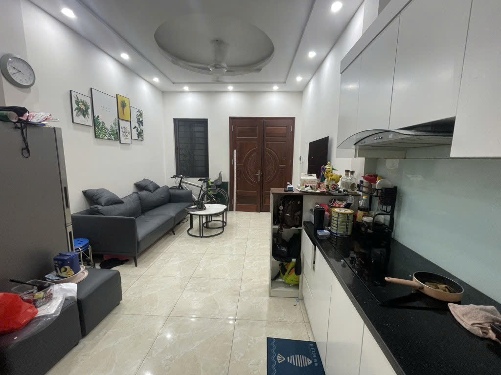 *Nhà 5 tầng ngõ 23 Bồ Đề Long Biên - Chỉ hơn 6 tỷ.