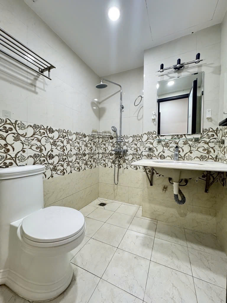 Bán nhà ngõ 66 Ngọc Thụy Long Biên, 39m, 4 tầng, 4 phòng ngủ, chỉ với 7.x tỷ .