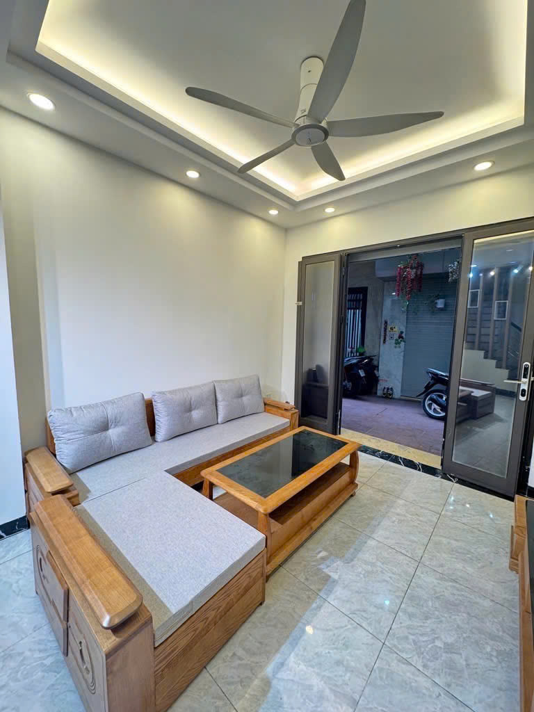 Bán nhà ngõ 66 Ngọc Thụy Long Biên, 39m, 4 tầng, 4 phòng ngủ, chỉ với 7.x tỷ .