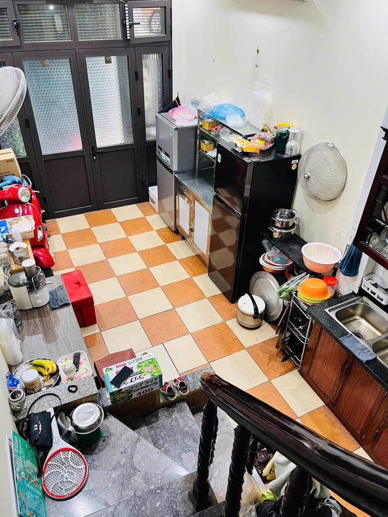 Cần bán gấp, giảm 250 triệu, chỉ còn 5 tỷ 3, nhà 5 tầng ngõ 53 Bồ Đề.
