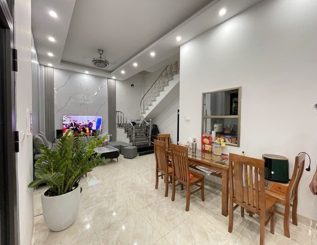 Bán nhà mặt ngõ phố Hoàng Như Tiếp, Bồ Đề, Long Biên, Hà Nội, 8 tỷ, 50m2, uy tín Hot!