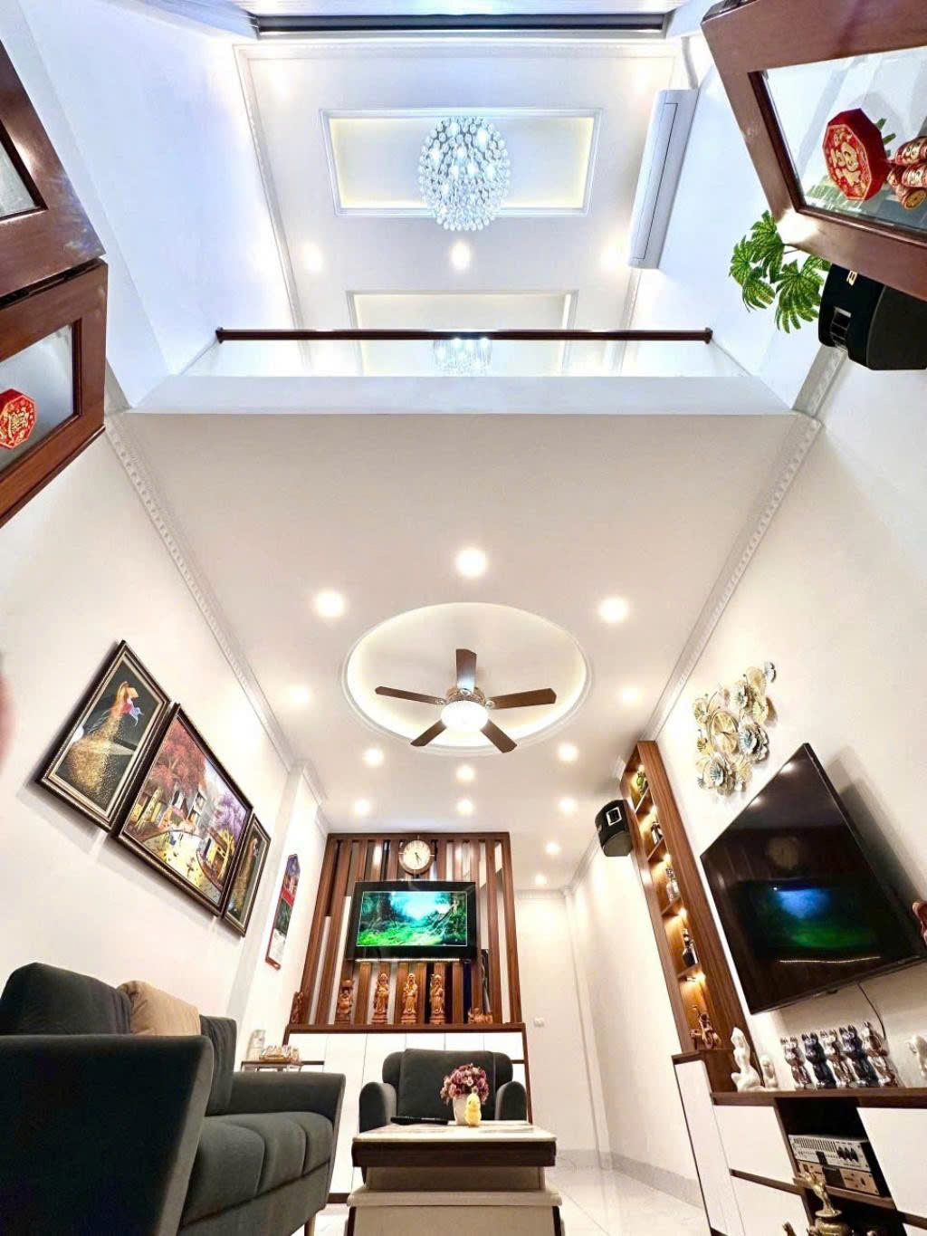 Nhà đẹp 6 tầng, mặt ngõ 23 phố Bồ Đề giá chỉ hơn 8 tỷ,: