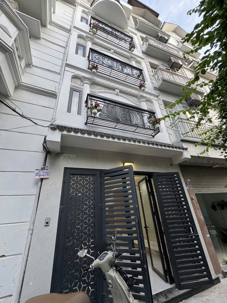 Bồ Đề 33m, 5 tầng, nhà mới, ô tô, kinh doanh, chỉ với hơn 9 tỷ.