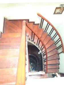 Mặt ngõ Ô Cách Việt Hưng Long Biên 63.7m, 5 tầng, MT 5.2m, giá 8.5 tỷ.