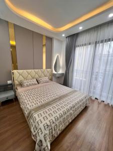 *Bán Nhà 5 Tầng Ngọc Lâm - Ô Tô Qua Nhà - Chỉ Hơn 9 Tỷ*