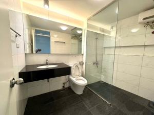 Bán gấp nhà 5 tầng Bồ Đề, 35m, chỉ với hơn 7 tỷ, full nội thất, còn mới nguyên.