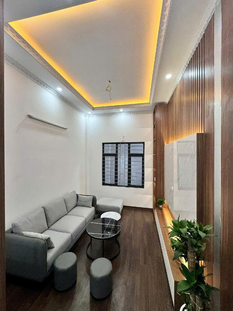 Bán nhà gần Ngã Tư Sở - Dân trí cao, an ninh tốt – 40m2, nhỉnh 3.x tỷ