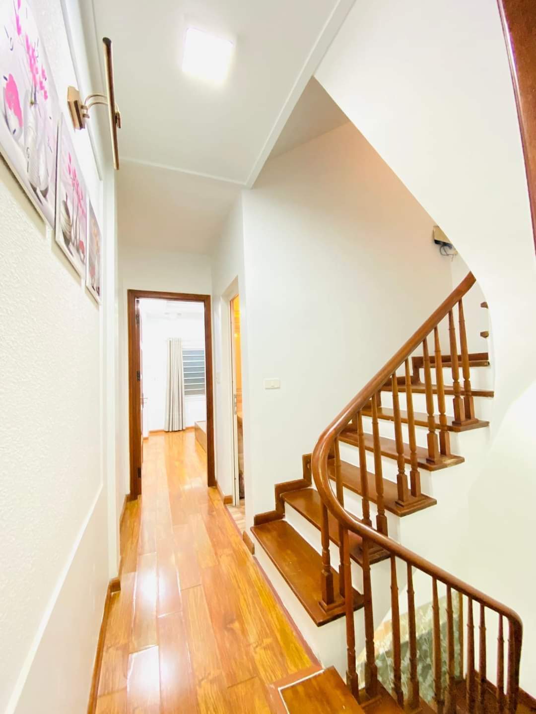 Bán nhà 45m2 đường Cầu Giấy chỉ nhỉnh 8 tỷ, Gần oto, 2 thoáng, Ngõ thông, An sinh tốt