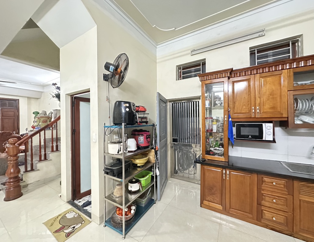 Bán nhà 64m2 quận Bắc Từ Liêm chỉ nhỉnh 9 tỷ, Oto vào nhà, Lô góc, Mặt tiền rộng, Tặng nội thất