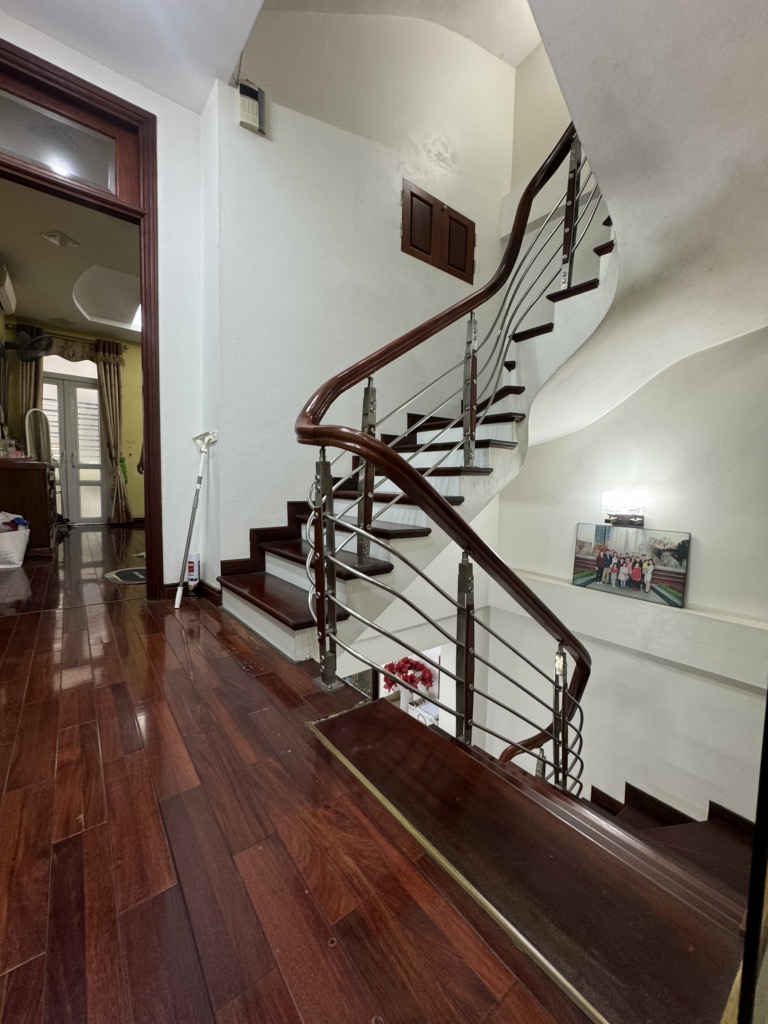 Bán nhà 5 tầng 52m2 quận Nam Từ Liêm chỉ 9.x tỷ, 30m ra oto, 50m ra phố, Thông số đẹp, Nhà đẹp ở ngay