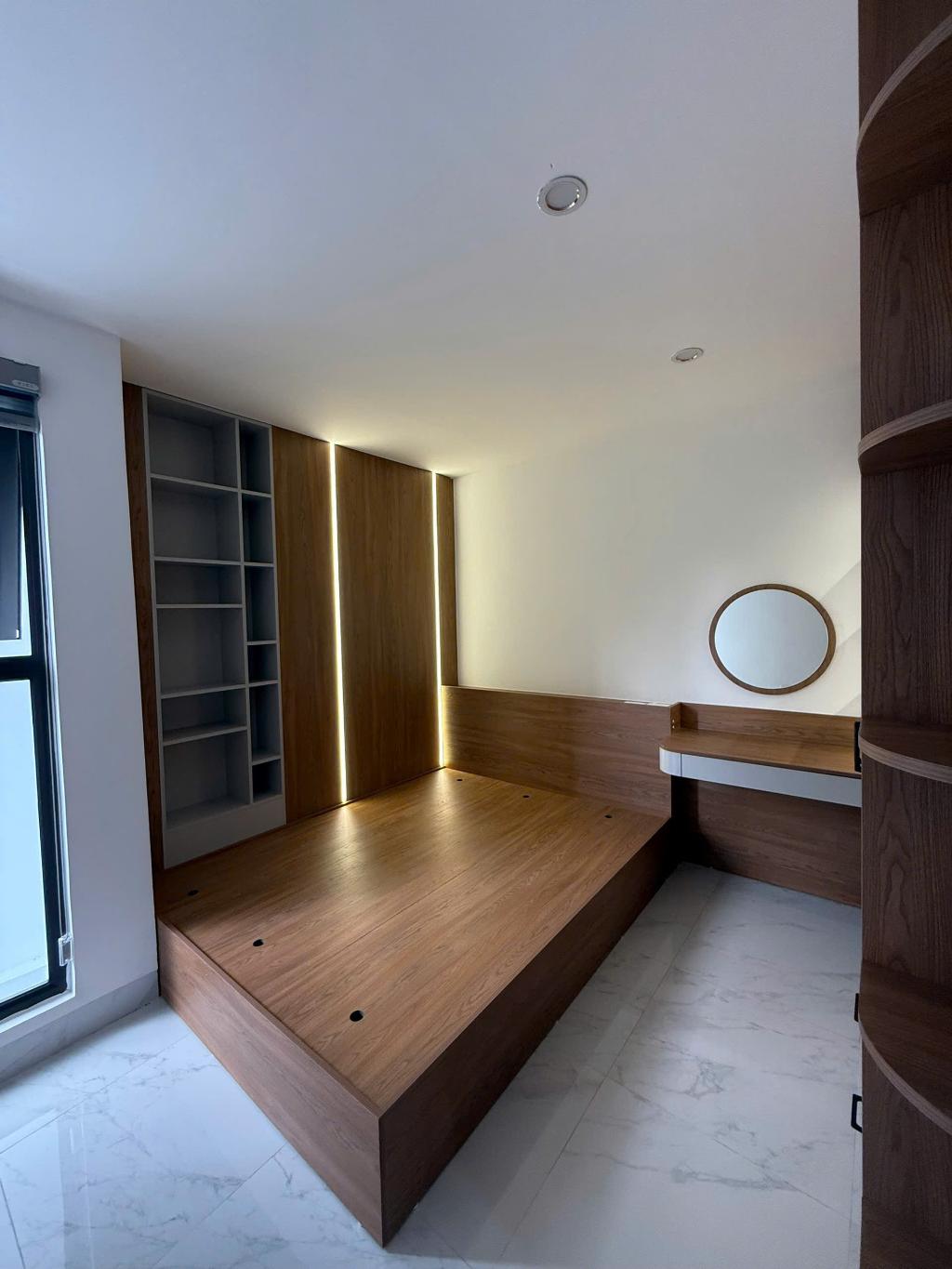 Bán nhà 5 tầng, 43m2 quận Bắc Từ Liêm, Oto đỗ cửa, Gần oto tránh, An sinh tốt, Nhà mới đẹp, full nội thất, ở luôn