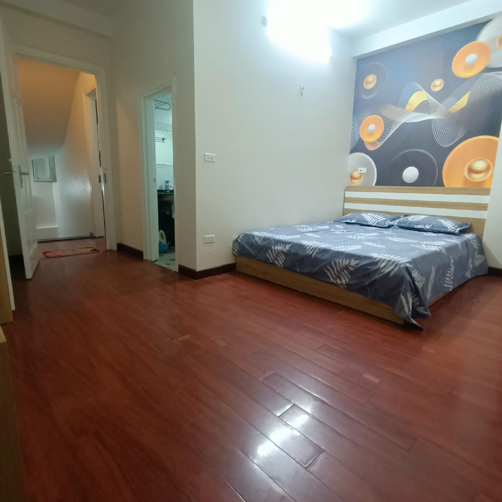 Bán nhà 45m2 đường Mỹ Đình, 1 nhà ra oto, Gần phố, Mặt tiền rộng, Full nội thất, Nhà đẹp ở luôn