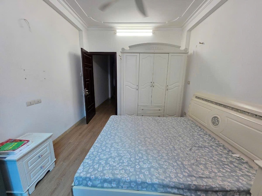 Bán nhà 5 tầng 47m2phố Tú Mỡ, Trung Kính, Ngõ nông, Gần phố, An sinh tốt, Nhà đẹp, Ở hoặc cho thuê