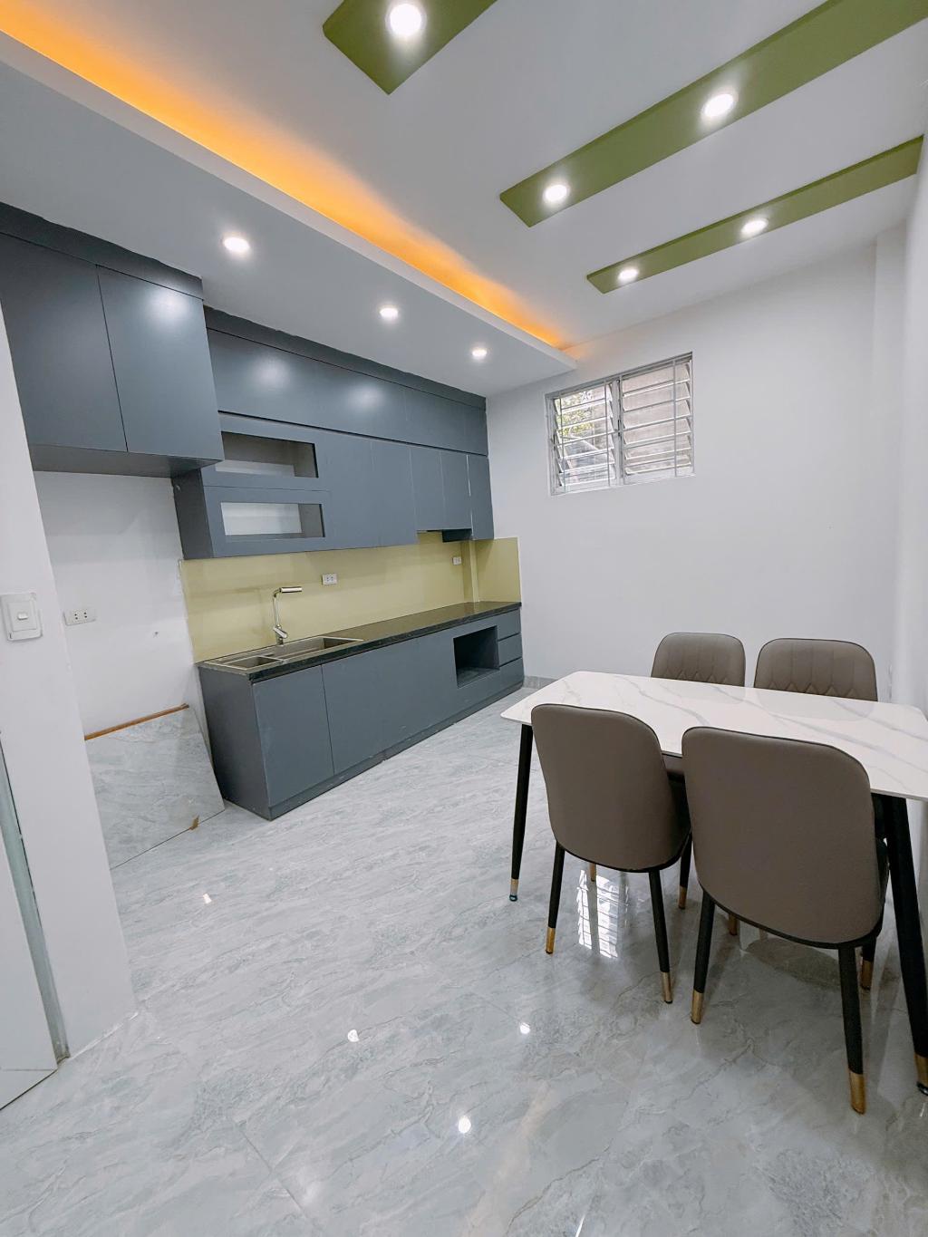 Bán nhà đẹp 5 tầng chỉ nhỉnh 7 tỷ phố Phú Diễn, Gần oto, Sát phố, 2 thoáng, Full nội thất, Ở hoặc cho thuê