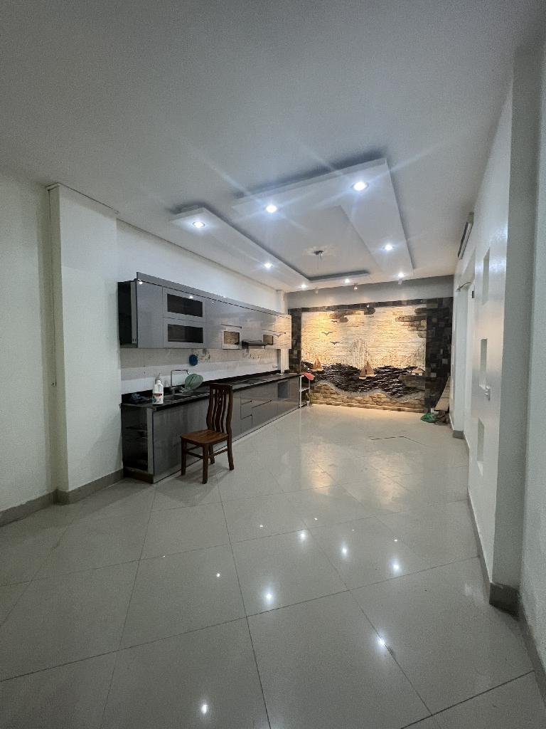 Bán nhà 5 tầng, 52m2 phố Trần Duy Hưng, Cầu Giấy, 50m ra phố, Thoáng trước sau, An sinh tốt, Nhà đẹp ở luôn