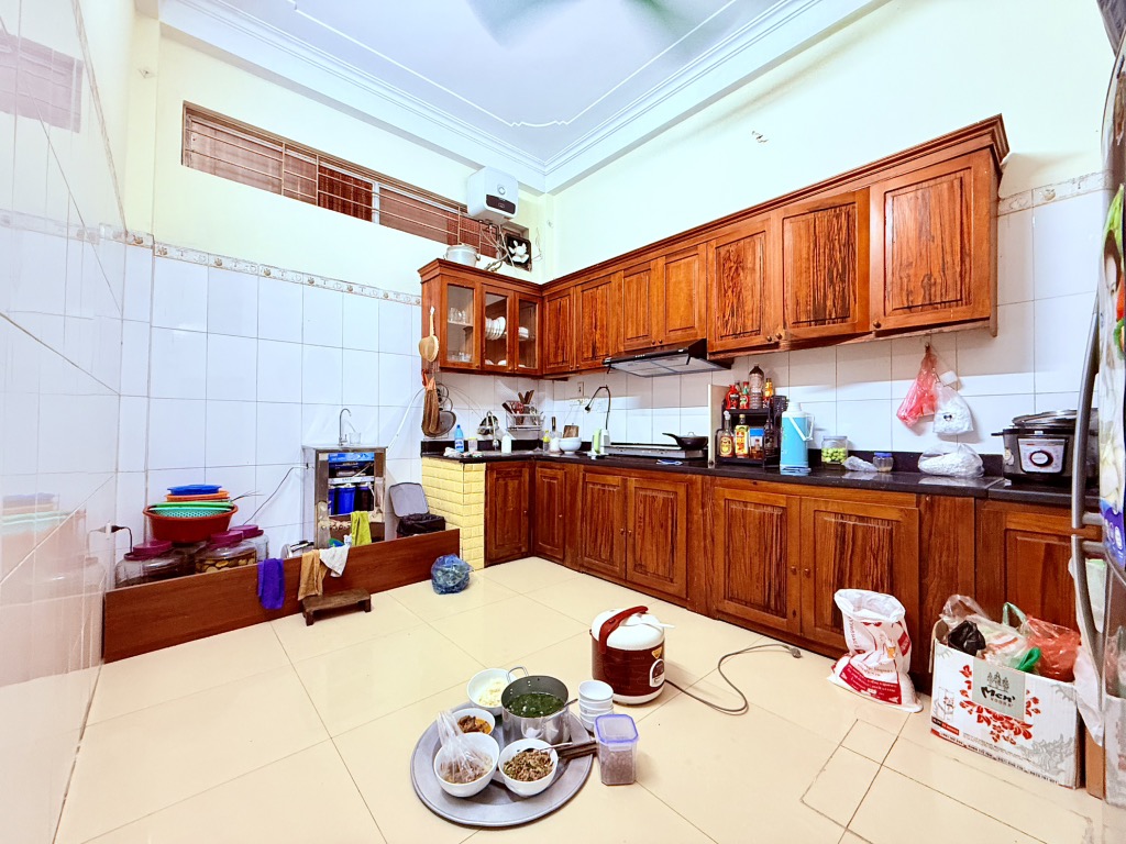 Bán nhà 43m2 ngõ 189 Hoàng Hoa Thám, 50m ra oto, Gần mặt phố, Full nội thất, Nhà đẹp ở luôn