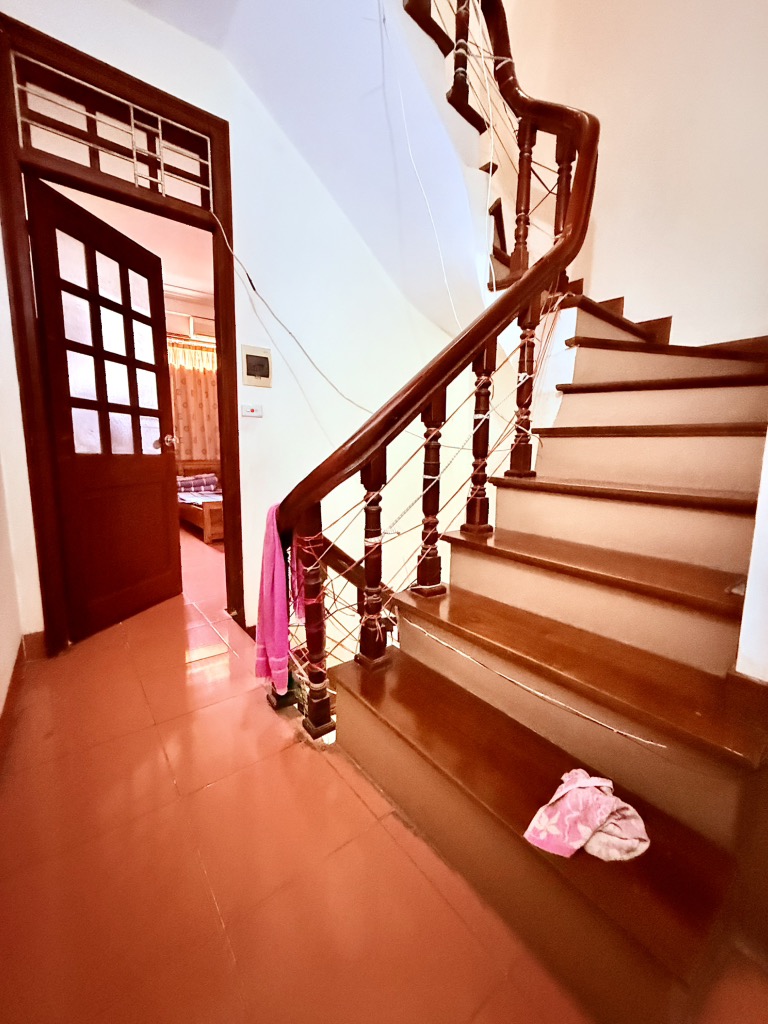 Bán nhà 43m2 ngõ 189 Hoàng Hoa Thám, 50m ra oto, Gần mặt phố, Full nội thất, Nhà đẹp ở luôn