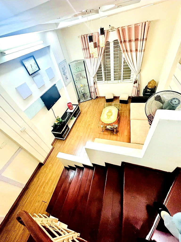 Bán nhà 40m2x5 tầng trung tâm quận Ba Đình, chỉ nhỉnh 8 tỷ, Gần phố, 2 thoáng, An sinh tốt, Tặng nội thất
