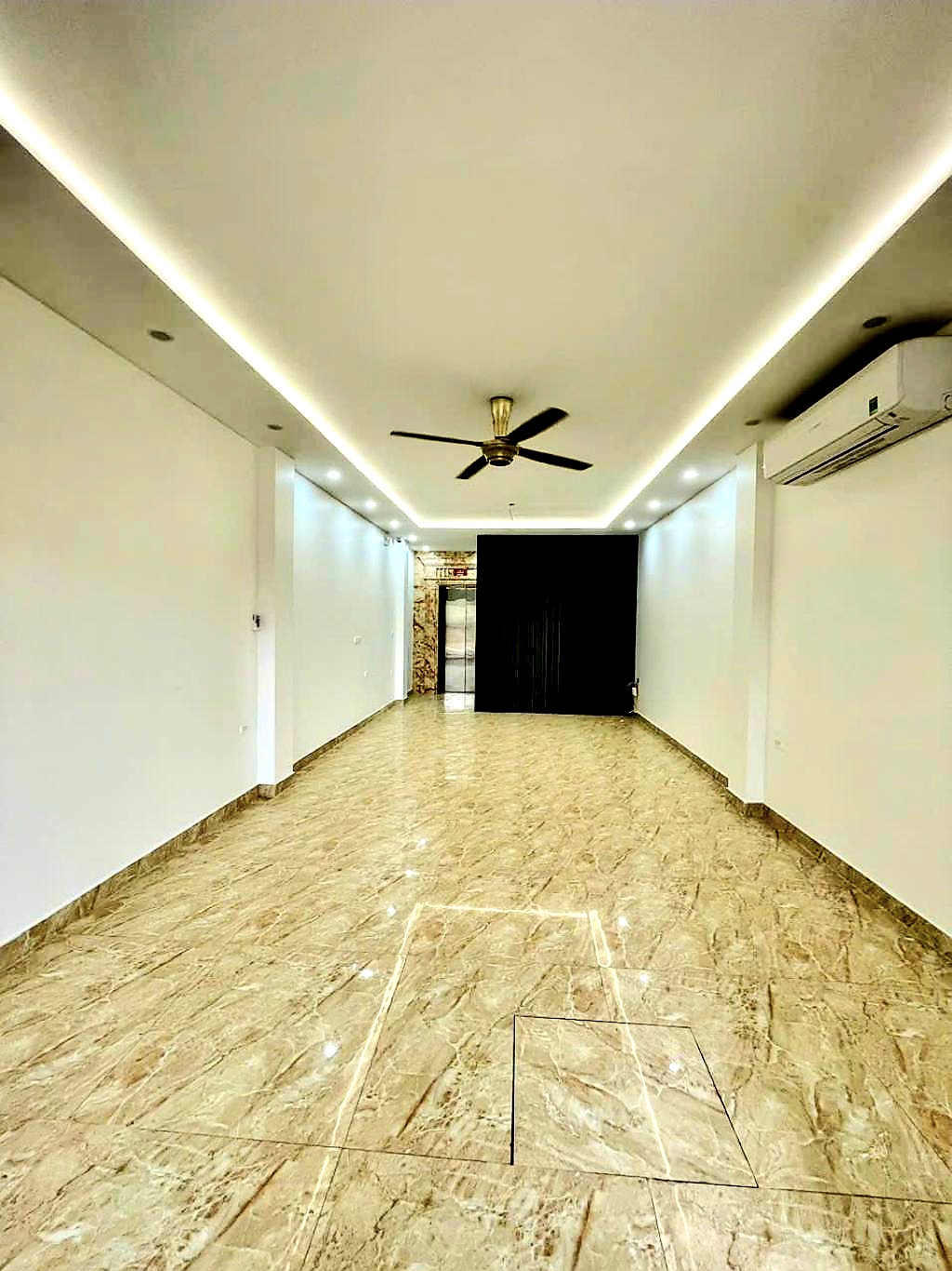 Bán nhà 68m2x6 tầng thang máy, phân lô, oto vào nhà quận Bắc Từ Liêm