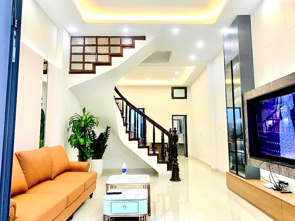 Bán nhà 48m2 Cổ Nhuế, Phạm Văn Đồng, Ngõ nông thoáng, Gần phố, Full nội thất, Ở hoặc cho thuê
