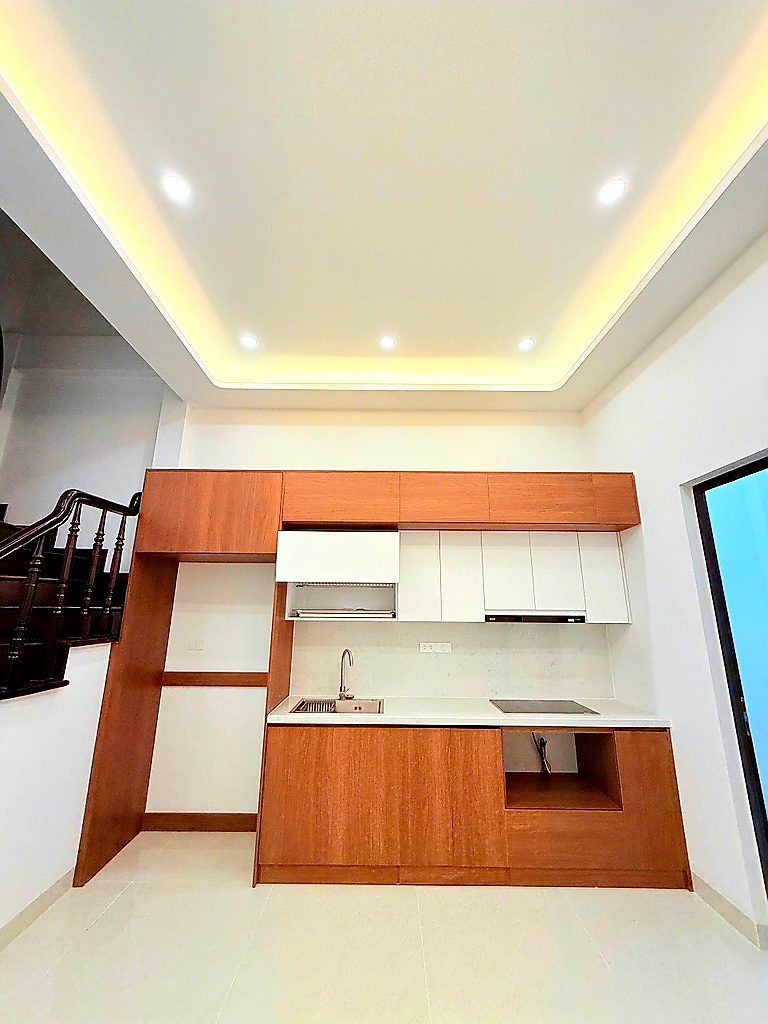 Bán nhà 48m2 Cổ Nhuế, Phạm Văn Đồng, Ngõ nông thoáng, Gần phố, Full nội thất, Ở hoặc cho thuê