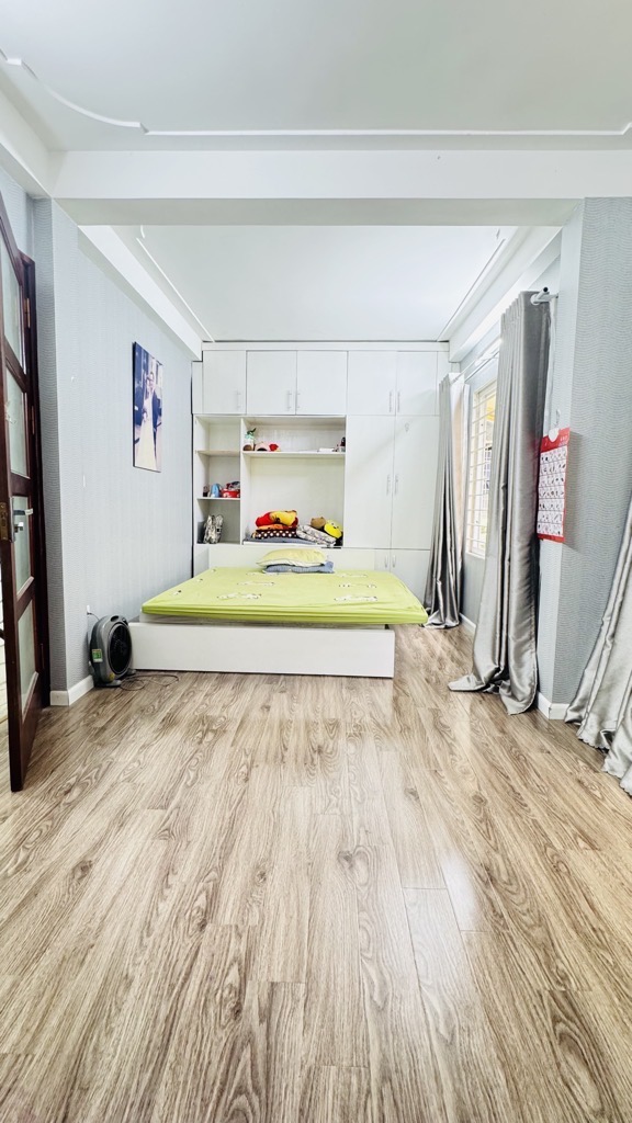 Bán nhà phân lô 6 tầng Hoàng Quốc Việt, Cầu Giấy, Oto vào nhà, Lô góc, Dân trí cao, An sinh tốt, Kinh doanh văn phòng